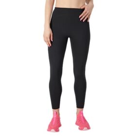 Leggings with moisture-wicking